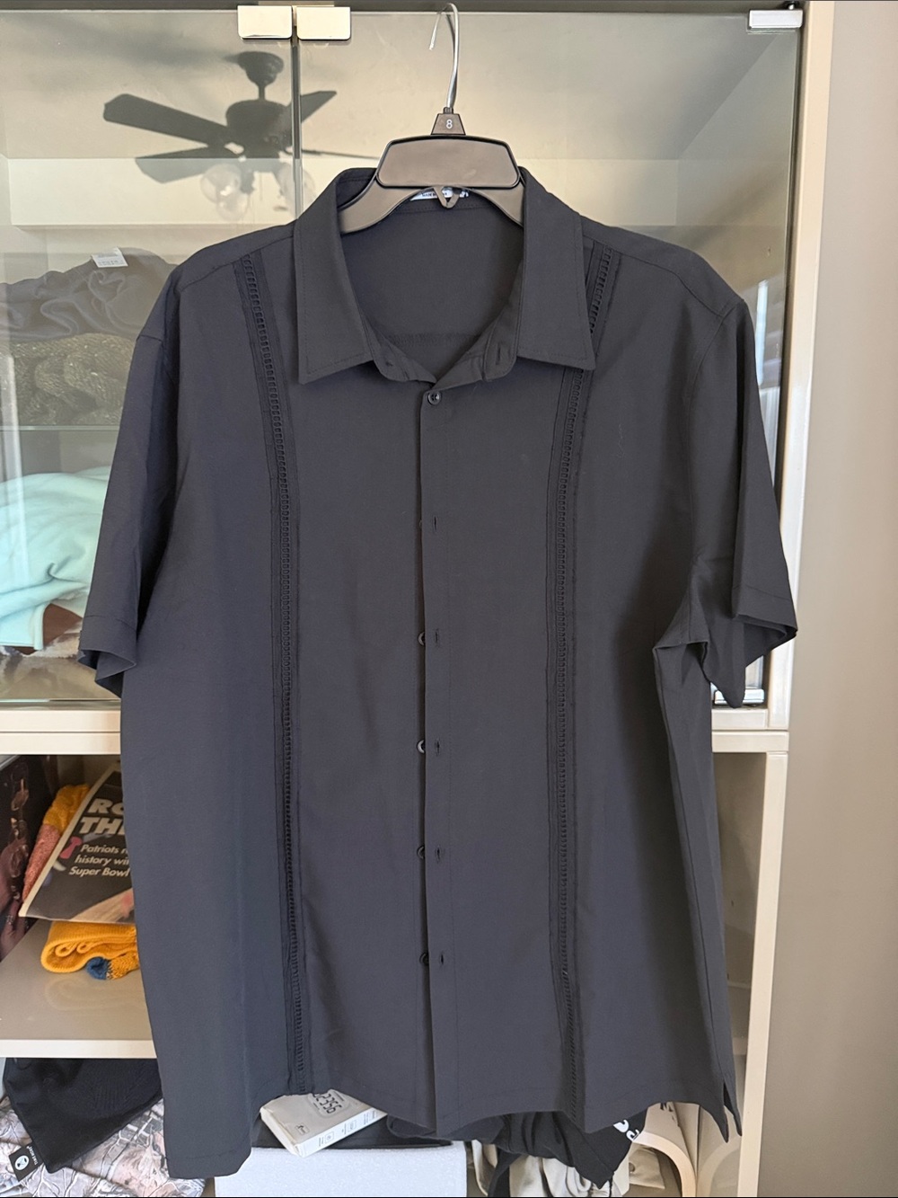 Men's Short-Sleeve Button-Down Shirt in Black